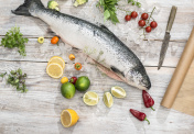 Raw salmon fish in ice and vegetables创意图片素材 - 500px Core RF