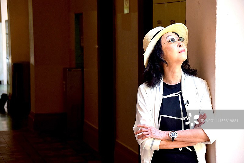 导演张婉婷拍纪录片获周润发支持 心疼演员零