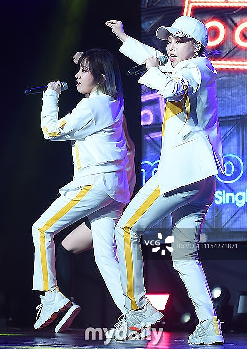 韩国二人女子组合KHAN举行单曲发售showca