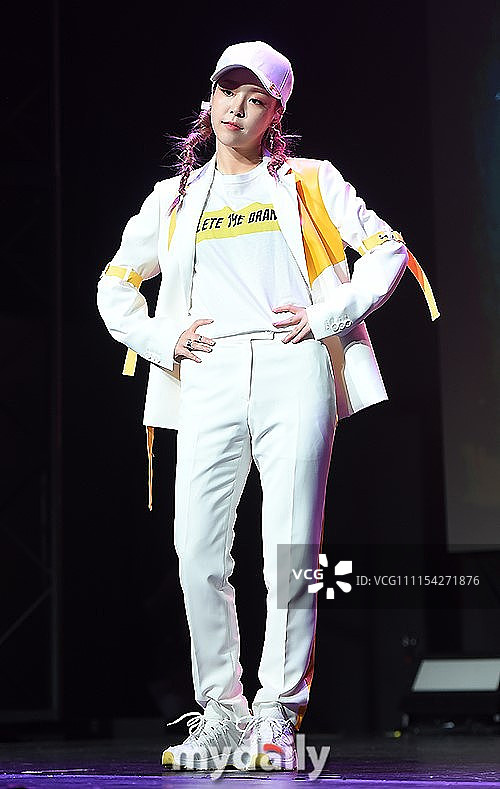 韩国二人女子组合KHAN举行单曲发售showca