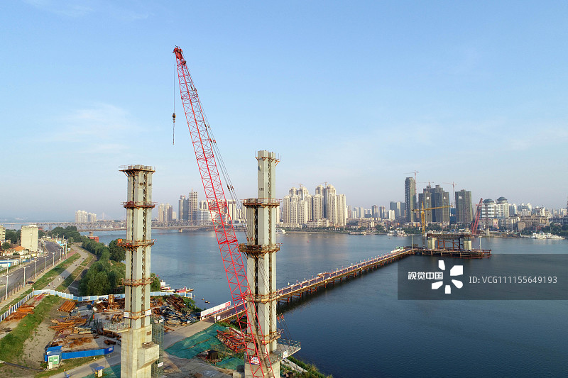 湖北襄阳:庞公大桥进入钢塔施工阶段