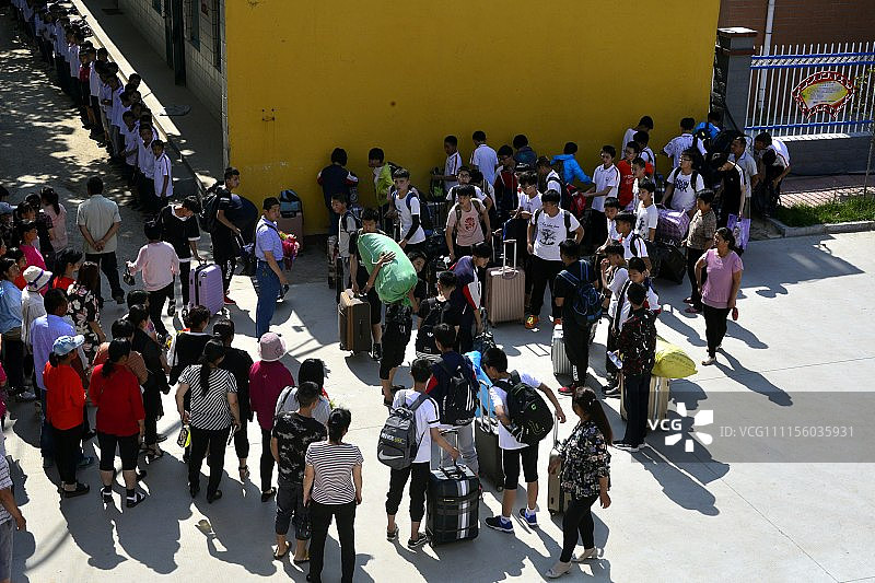 山东聊城一中学举行毕业典礼 欢送191名学生离