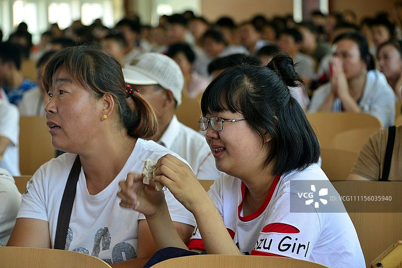 山东聊城一中学举行毕业典礼 欢送191名学生离