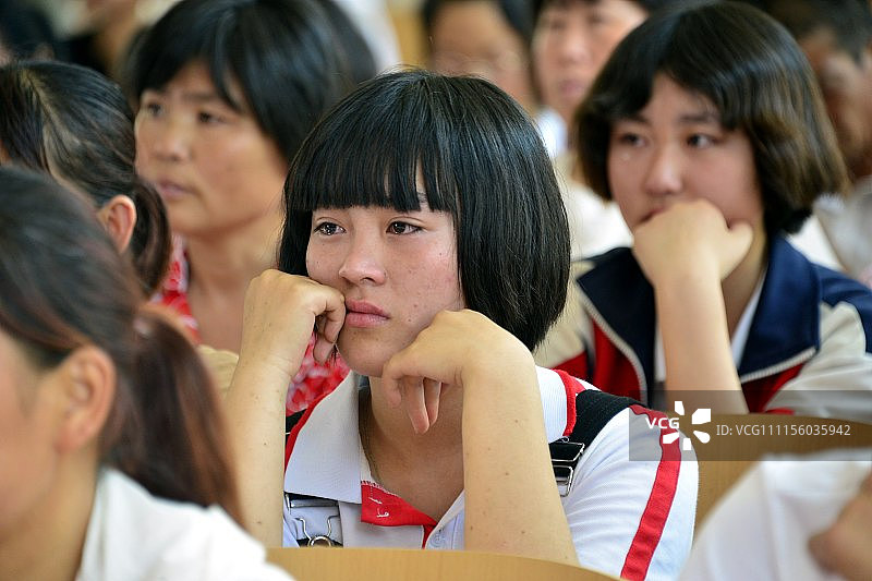 山东聊城一中学举行毕业典礼 欢送191名学生离