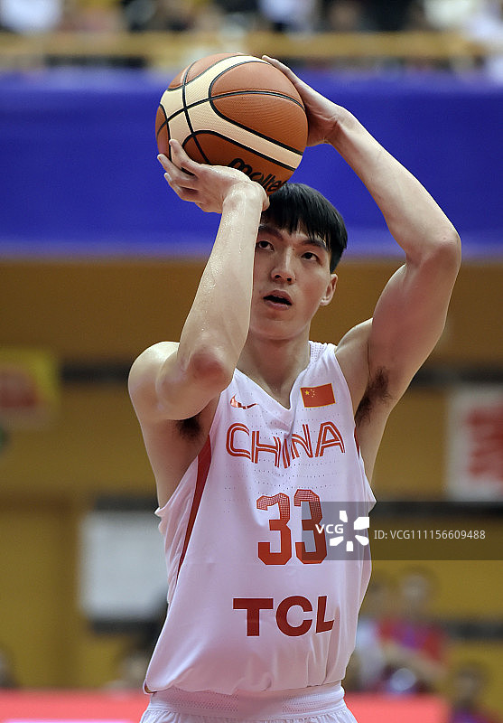 中国男篮蓝队队员吴前在比赛中