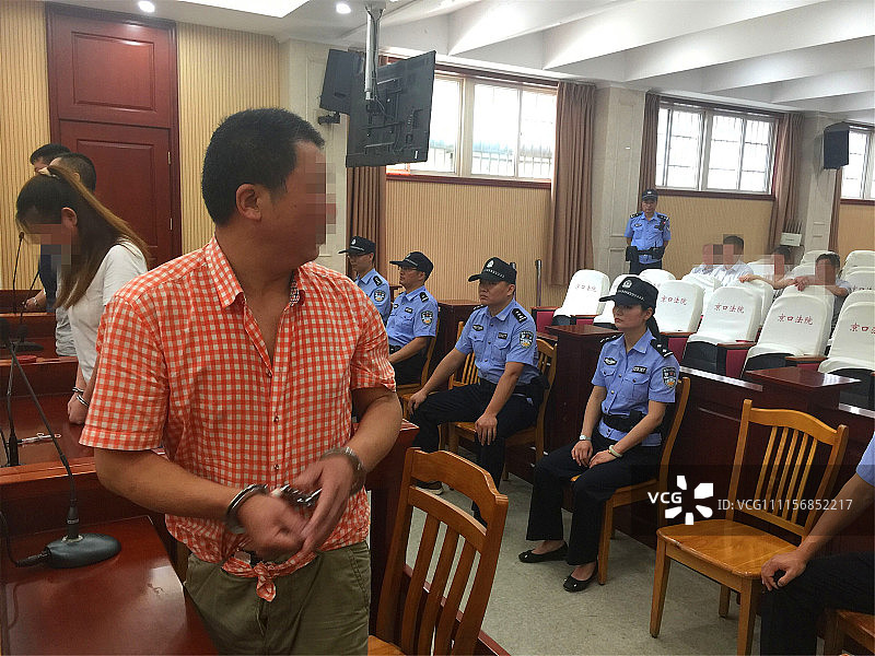 江苏镇江:法庭上公然殴打律师 五人扰乱法庭秩