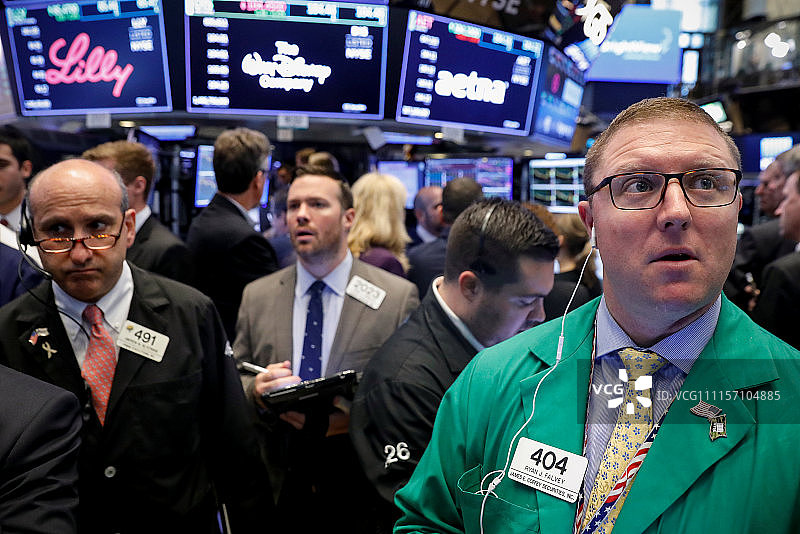 6月28日:美股道指收涨约百点 科技和银行类股