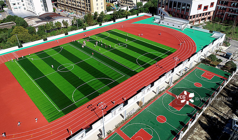 浙江台州市南官小学正式投入使用 环形架空层