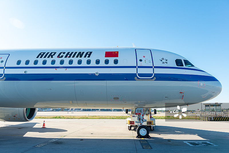 中国国航新机型空客a321neo首架机抵京
