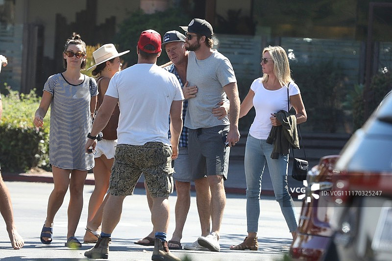 美国马里布,利亚姆·海姆斯沃斯(liam hemsworth),卢克·海姆斯沃斯
