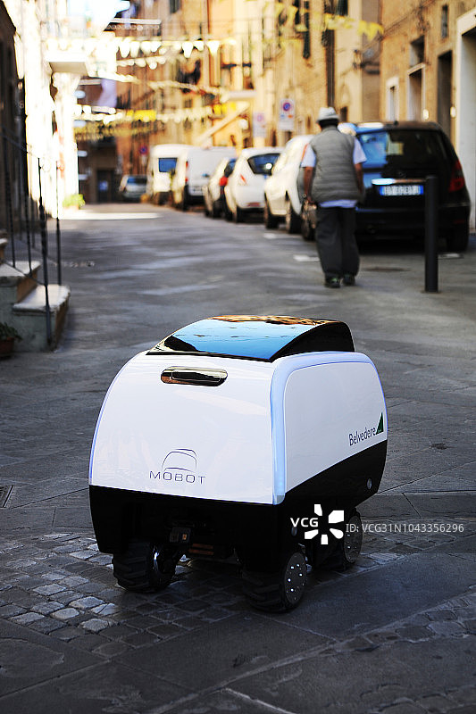 意大利小镇首个机器人购物车试验上路 APP轻