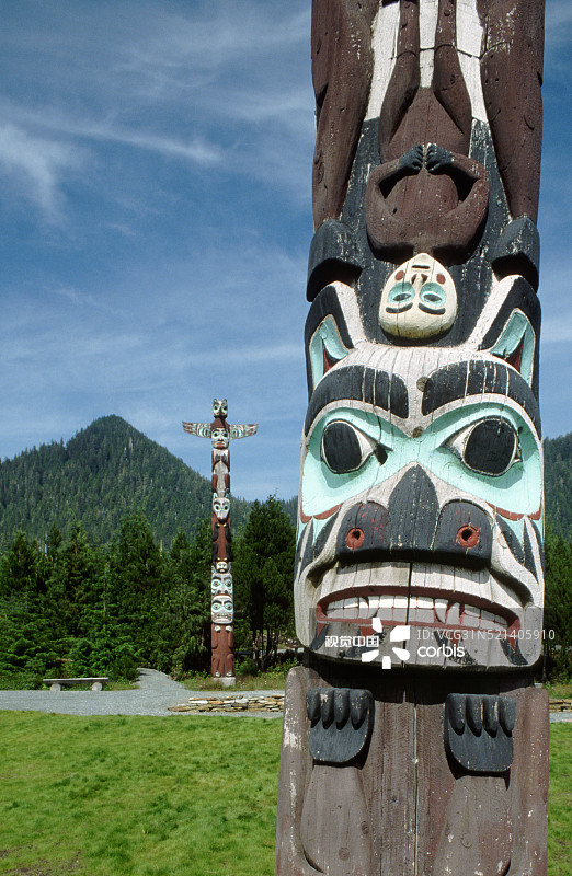 face on a totem pole