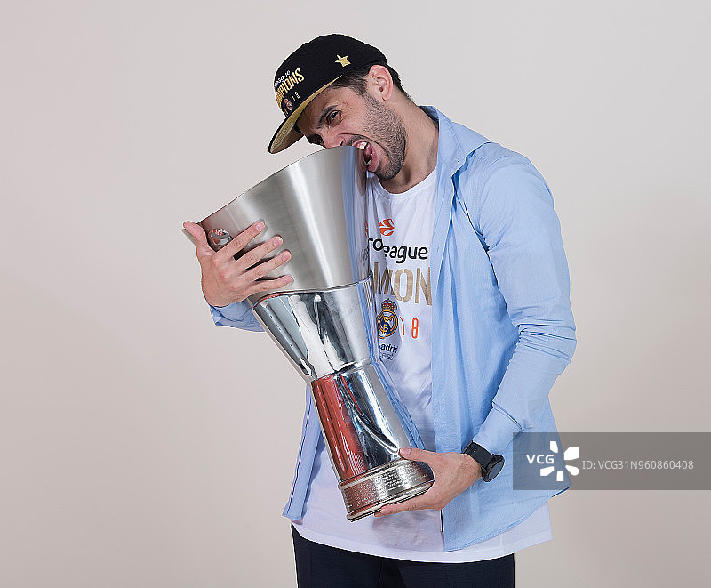 17\/18欧洲篮球冠军联赛决赛:皇家马德里夺冠 东