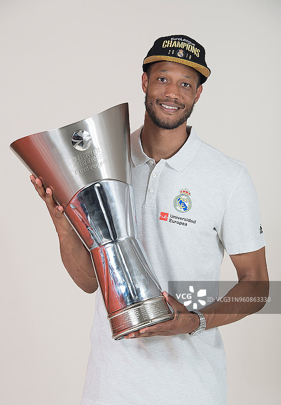 17\/18欧洲篮球冠军联赛决赛:皇家马德里夺冠 东