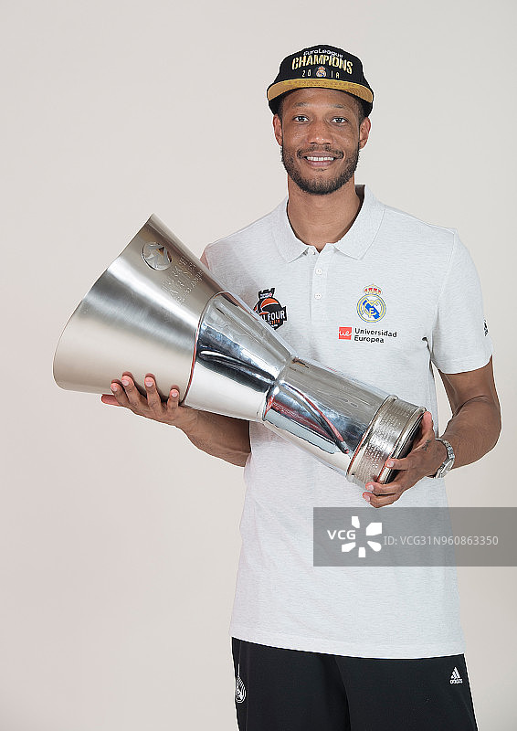 17\/18欧洲篮球冠军联赛决赛:皇家马德里夺冠 东