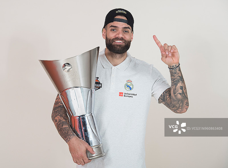 17\/18欧洲篮球冠军联赛决赛:皇家马德里夺冠 东