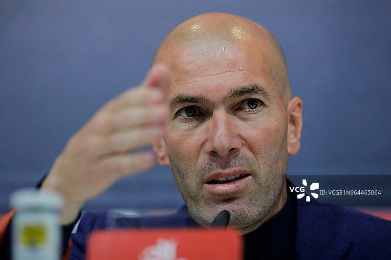 皇马召开发布会 齐达内正式宣布辞职