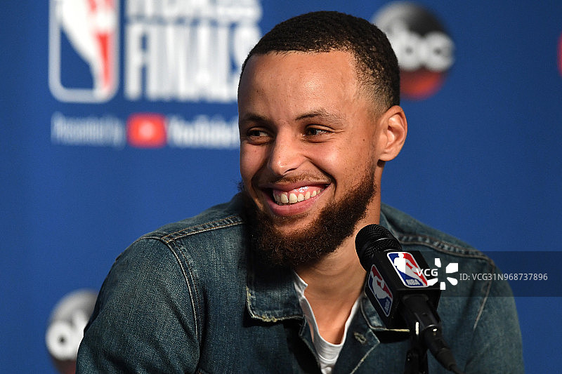 17\/18NBA总决赛第3场:骑士102-110勇士 詹姆