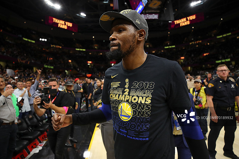 17\/18NBA总决赛第4场:勇士横扫骑士卫冕总冠