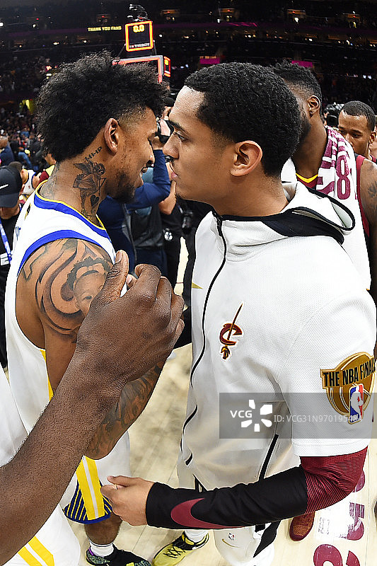 17\/18NBA总决赛第4场:骑士主场遭横扫 赛后与