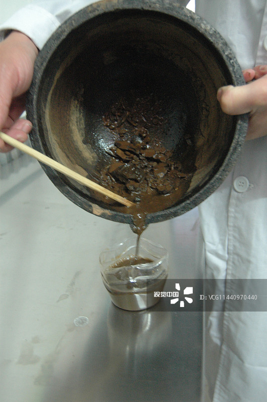 山东聊城:大学生夫妇创业开办宠物医院 硬件设