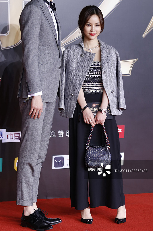 2016微博之夜:雪梨Chanel黑白格纹小西装衬娇