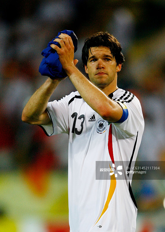 编辑推荐:卡卡小罗落选巴西大名单 盘点历届世