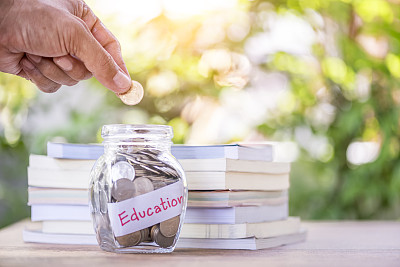 Saving money for educationåæå¾çç´ æ - Moment